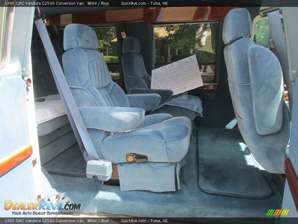1995 GMC Vandura G2500 Conversion Van White / Blue Photo #29