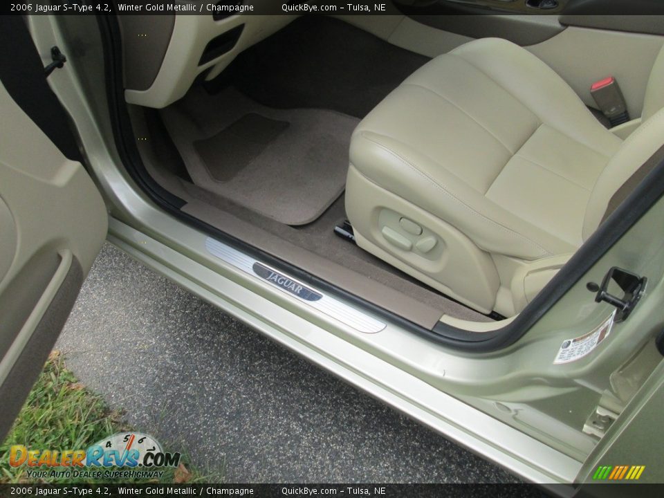 2006 Jaguar S-Type 4.2 Winter Gold Metallic / Champagne Photo #18
