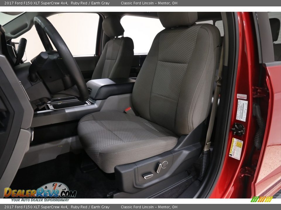 Front Seat of 2017 Ford F150 XLT SuperCrew 4x4 Photo #7