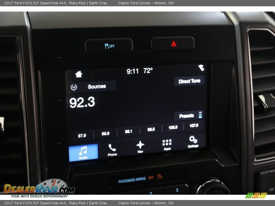 Controls of 2017 Ford F150 XLT SuperCrew 4x4 Photo #11