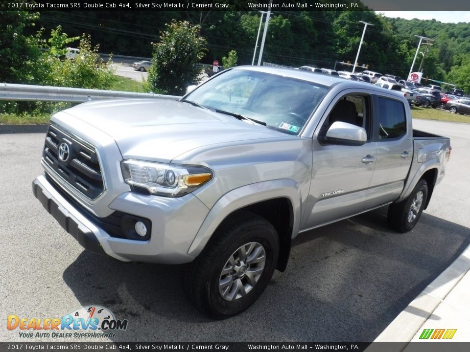 2017 Toyota Tacoma SR5 Double Cab 4x4 Silver Sky Metallic / Cement Gray Photo #11