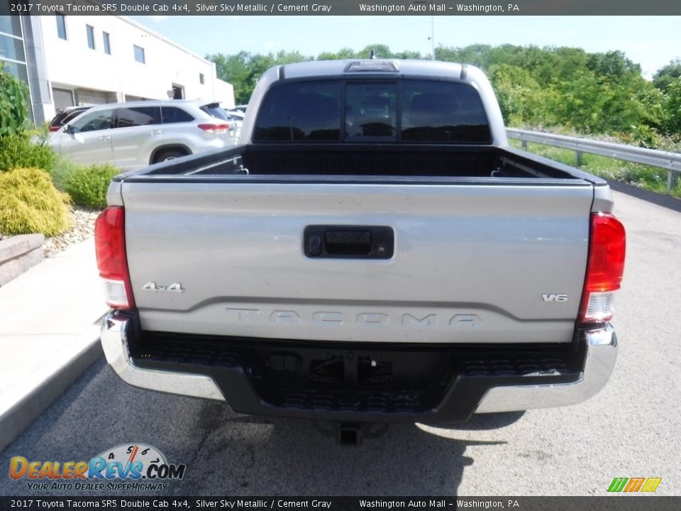 2017 Toyota Tacoma SR5 Double Cab 4x4 Silver Sky Metallic / Cement Gray Photo #13