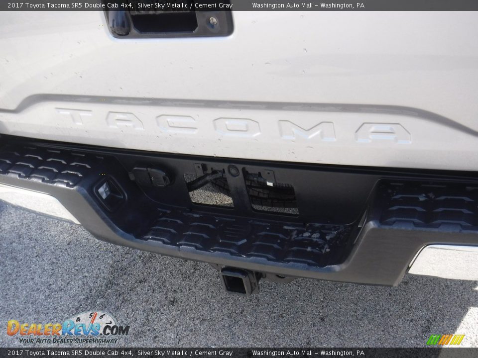2017 Toyota Tacoma SR5 Double Cab 4x4 Silver Sky Metallic / Cement Gray Photo #14