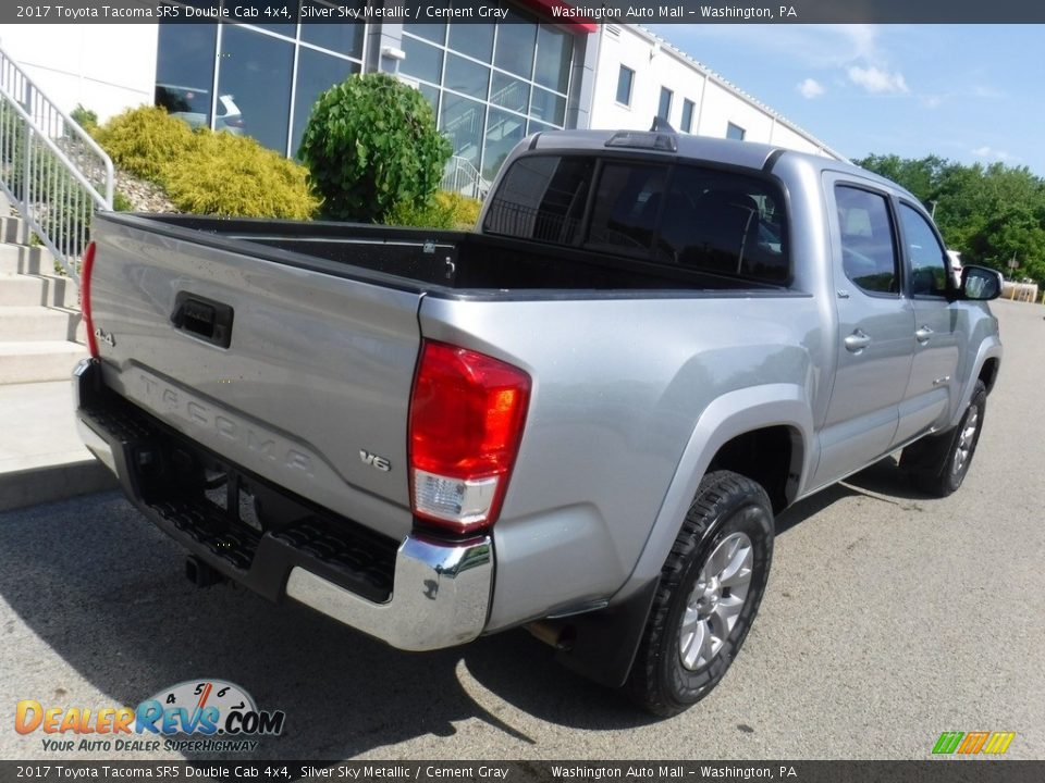 2017 Toyota Tacoma SR5 Double Cab 4x4 Silver Sky Metallic / Cement Gray Photo #16