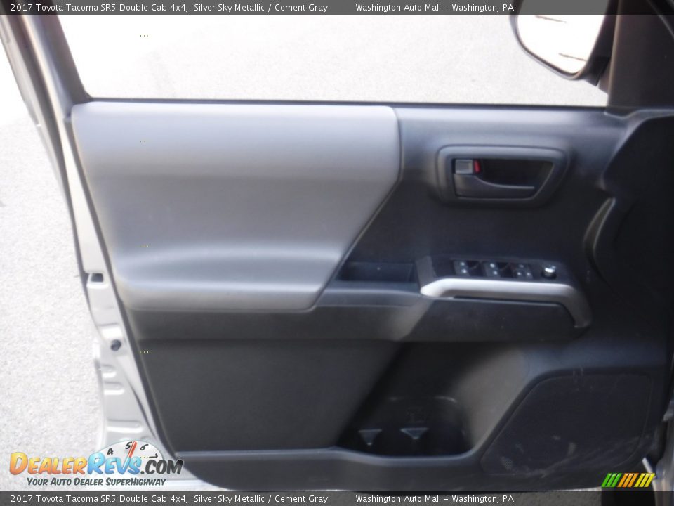 2017 Toyota Tacoma SR5 Double Cab 4x4 Silver Sky Metallic / Cement Gray Photo #19