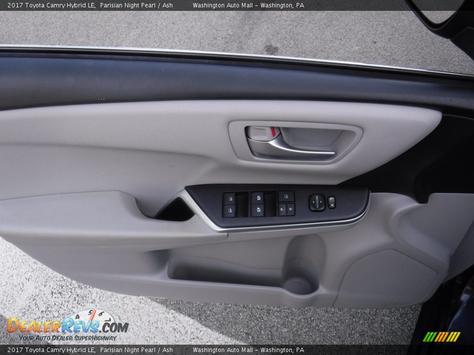 2017 Toyota Camry Hybrid LE Parisian Night Pearl / Ash Photo #17