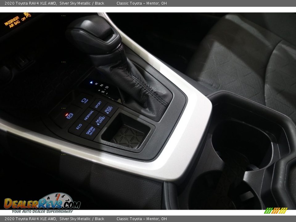 2020 Toyota RAV4 XLE AWD Silver Sky Metallic / Black Photo #16
