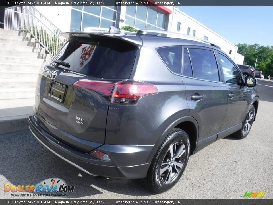2017 Toyota RAV4 XLE AWD Magnetic Gray Metallic / Black Photo #16