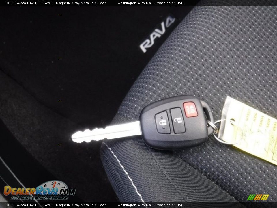 2017 Toyota RAV4 XLE AWD Magnetic Gray Metallic / Black Photo #28