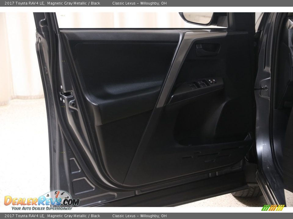 2017 Toyota RAV4 LE Magnetic Gray Metallic / Black Photo #4
