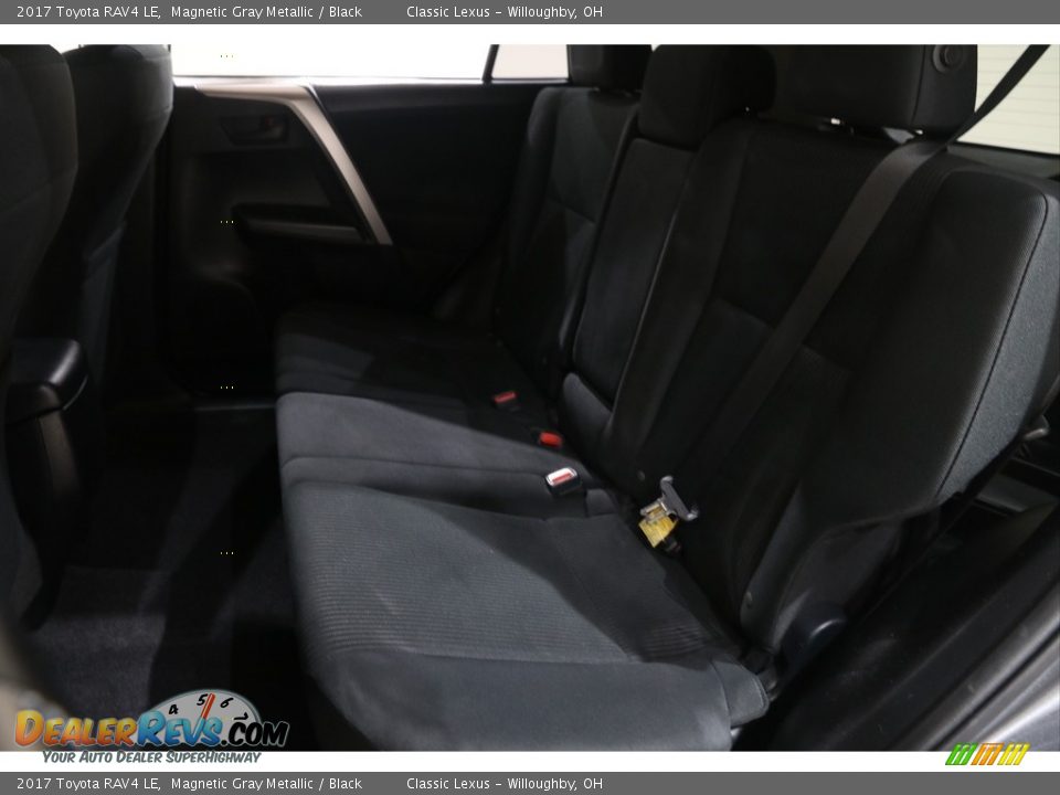 2017 Toyota RAV4 LE Magnetic Gray Metallic / Black Photo #16