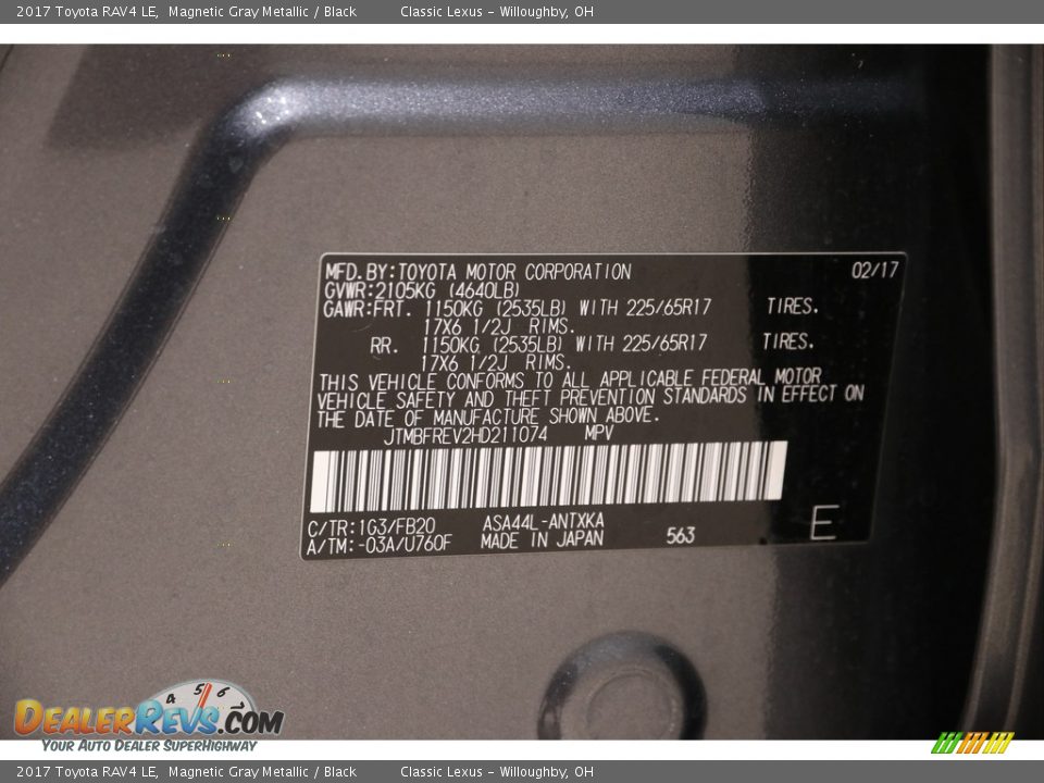 2017 Toyota RAV4 LE Magnetic Gray Metallic / Black Photo #19