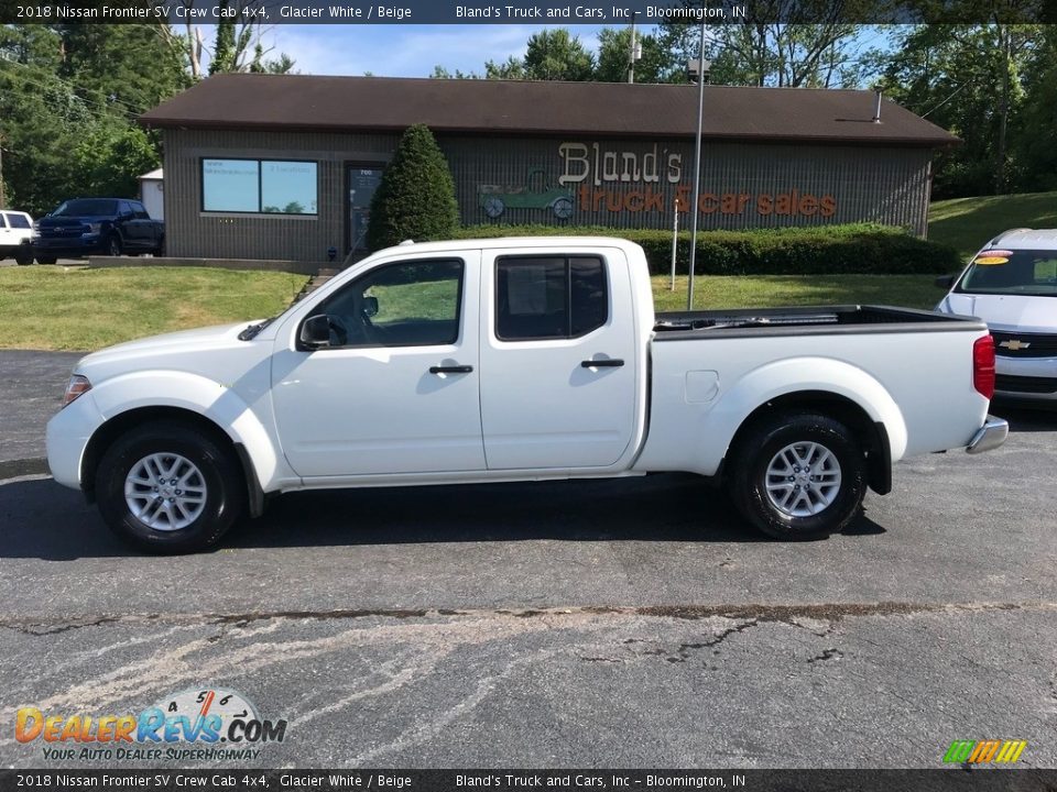 2018 Nissan Frontier SV Crew Cab 4x4 Glacier White / Beige Photo #1