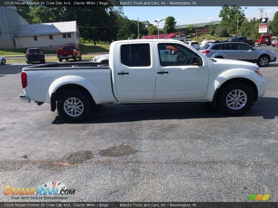 2018 Nissan Frontier SV Crew Cab 4x4 Glacier White / Beige Photo #5