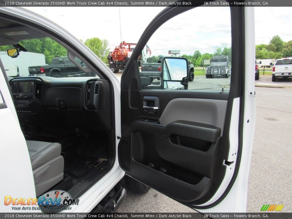 2018 Chevrolet Silverado 3500HD Work Truck Crew Cab 4x4 Chassis Summit White / Dark Ash/Jet Black Photo #36
