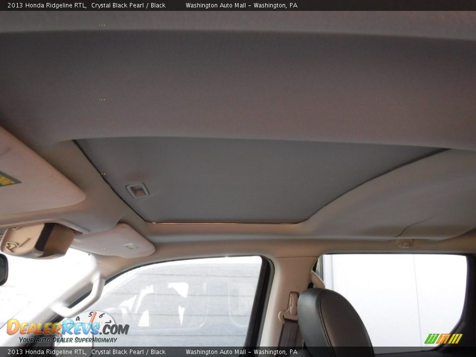 2013 Honda Ridgeline RTL Crystal Black Pearl / Black Photo #21