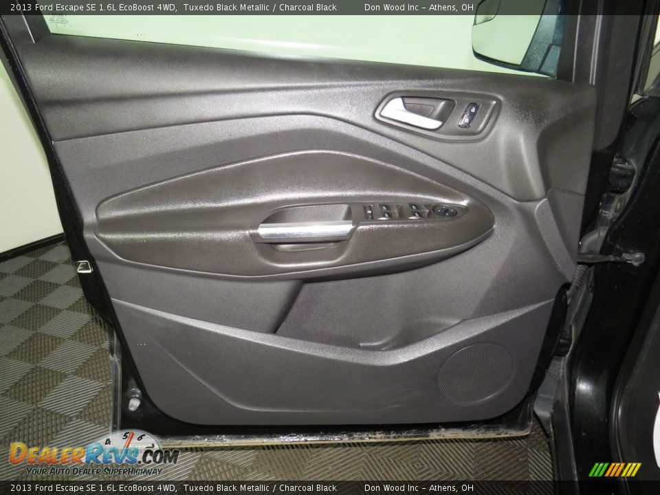 2013 Ford Escape SE 1.6L EcoBoost 4WD Tuxedo Black Metallic / Charcoal Black Photo #17