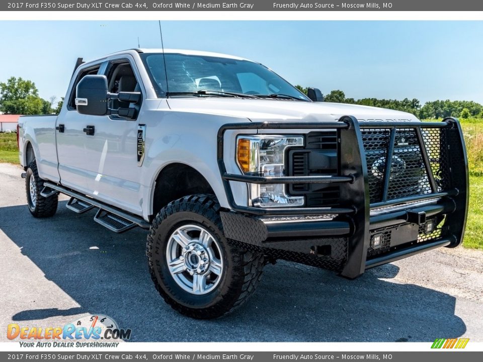 2017 Ford F350 Super Duty XLT Crew Cab 4x4 Oxford White / Medium Earth Gray Photo #1