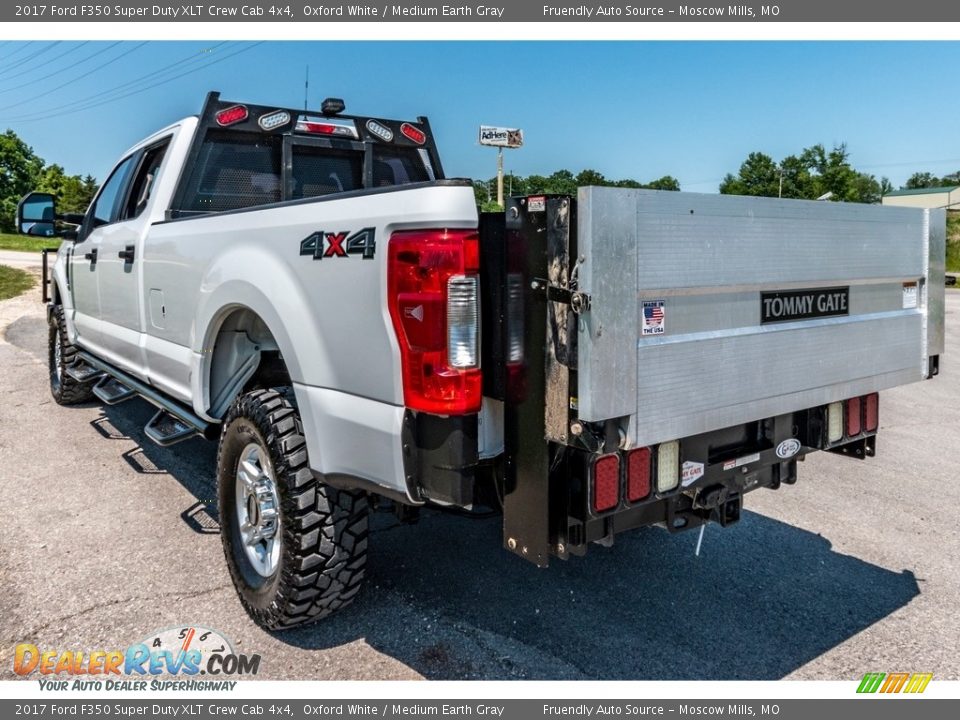 2017 Ford F350 Super Duty XLT Crew Cab 4x4 Oxford White / Medium Earth Gray Photo #6