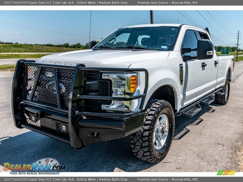 2017 Ford F350 Super Duty XLT Crew Cab 4x4 Oxford White / Medium Earth Gray Photo #8