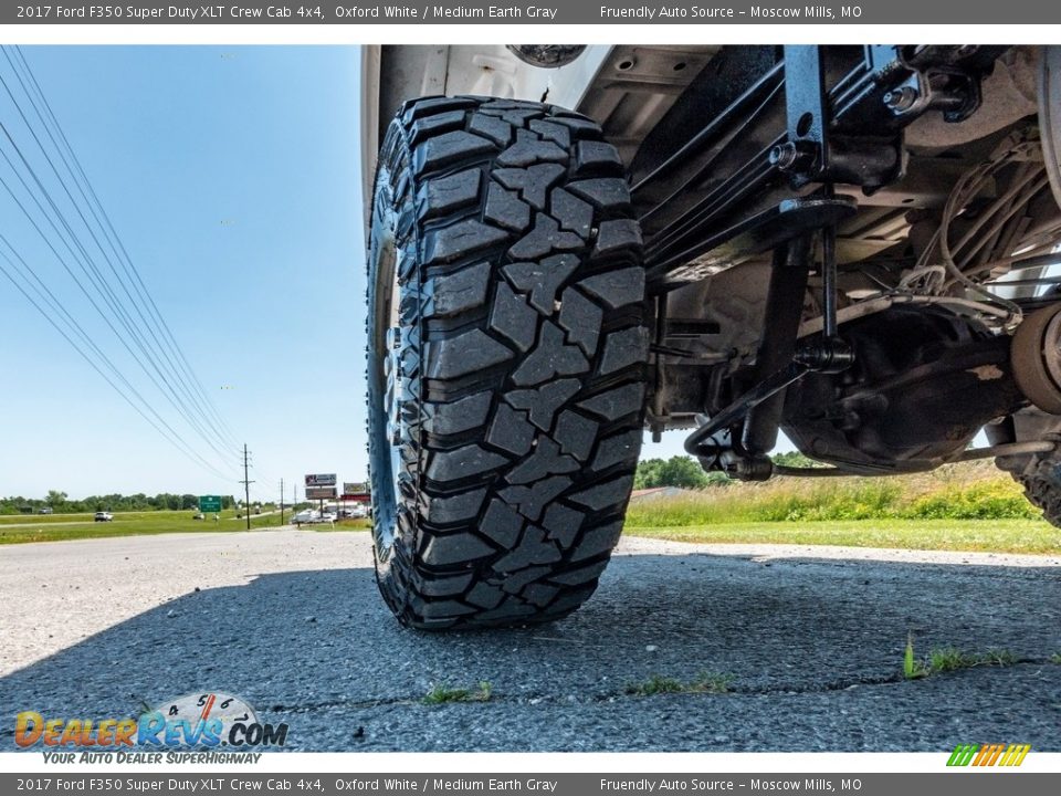 2017 Ford F350 Super Duty XLT Crew Cab 4x4 Oxford White / Medium Earth Gray Photo #13