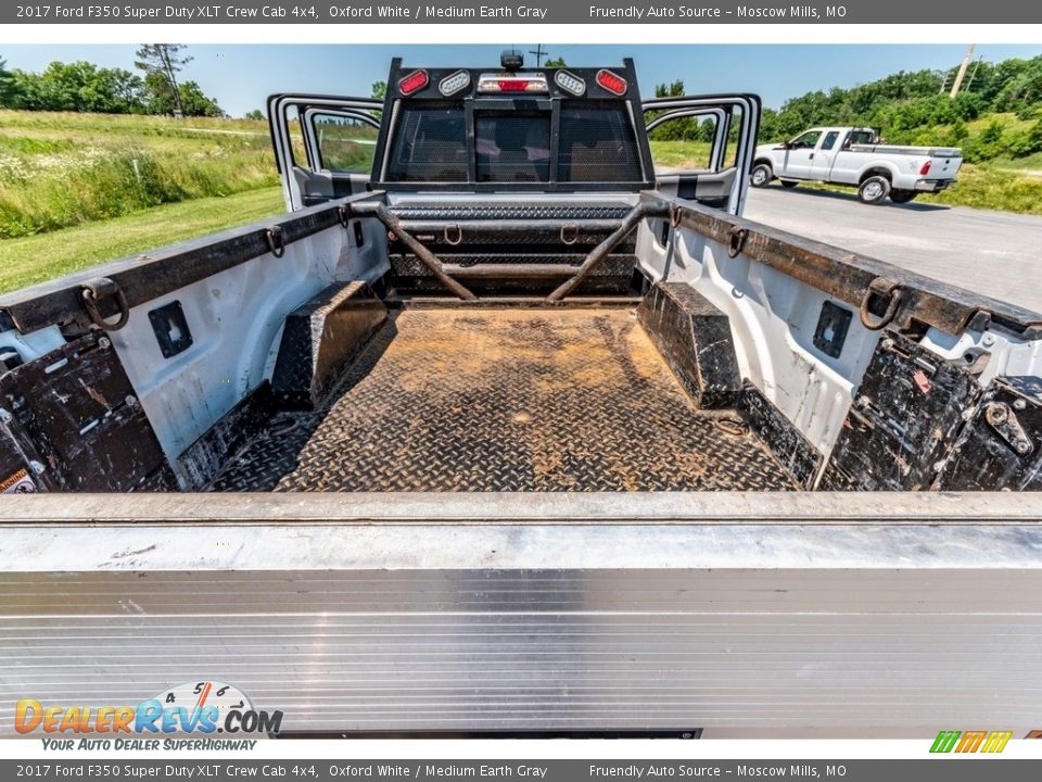 2017 Ford F350 Super Duty XLT Crew Cab 4x4 Oxford White / Medium Earth Gray Photo #27