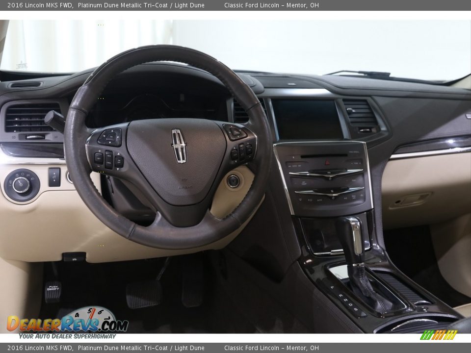 Dashboard of 2016 Lincoln MKS FWD Photo #6