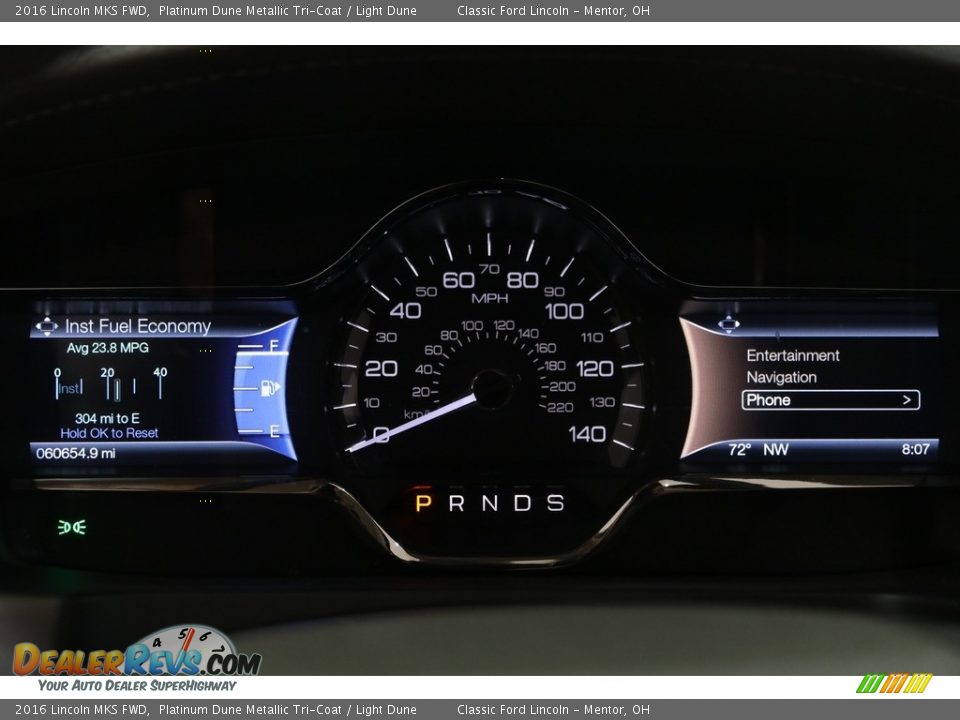 2016 Lincoln MKS FWD Gauges Photo #8