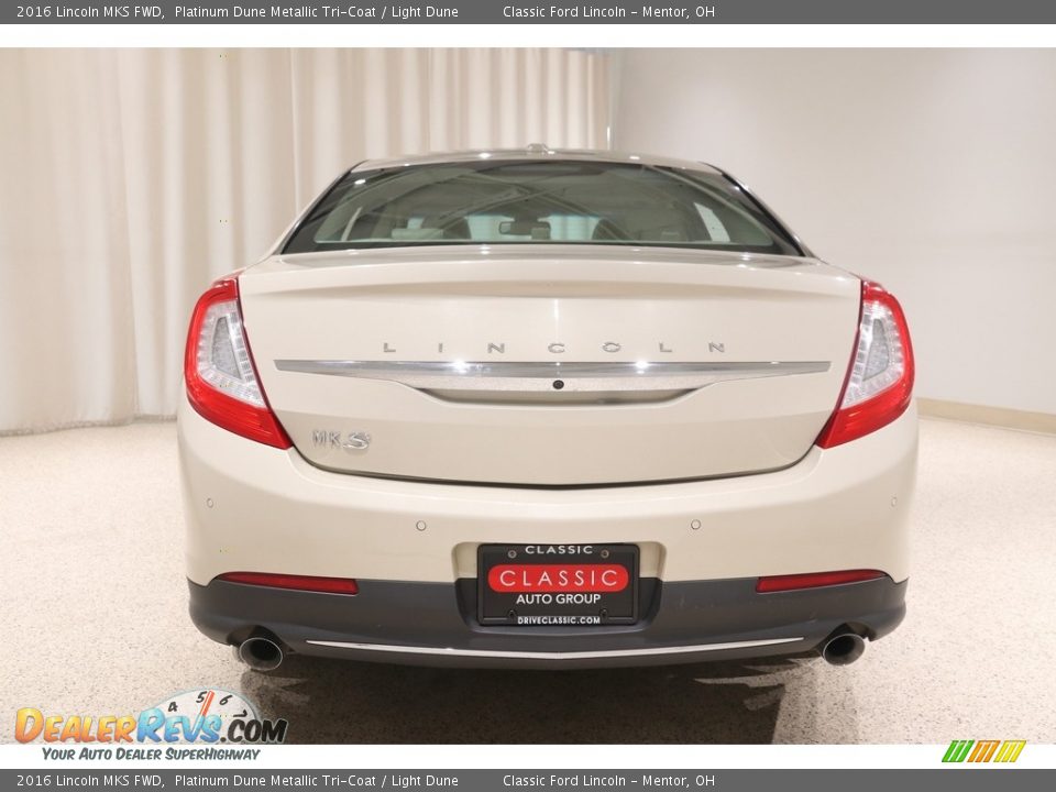 2016 Lincoln MKS FWD Platinum Dune Metallic Tri-Coat / Light Dune Photo #18