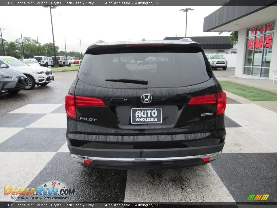 2016 Honda Pilot Touring Crystal Black Pearl / Gray Photo #4