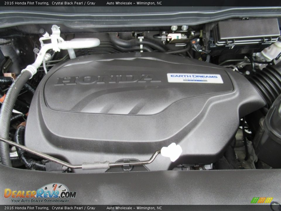 2016 Honda Pilot Touring Crystal Black Pearl / Gray Photo #6