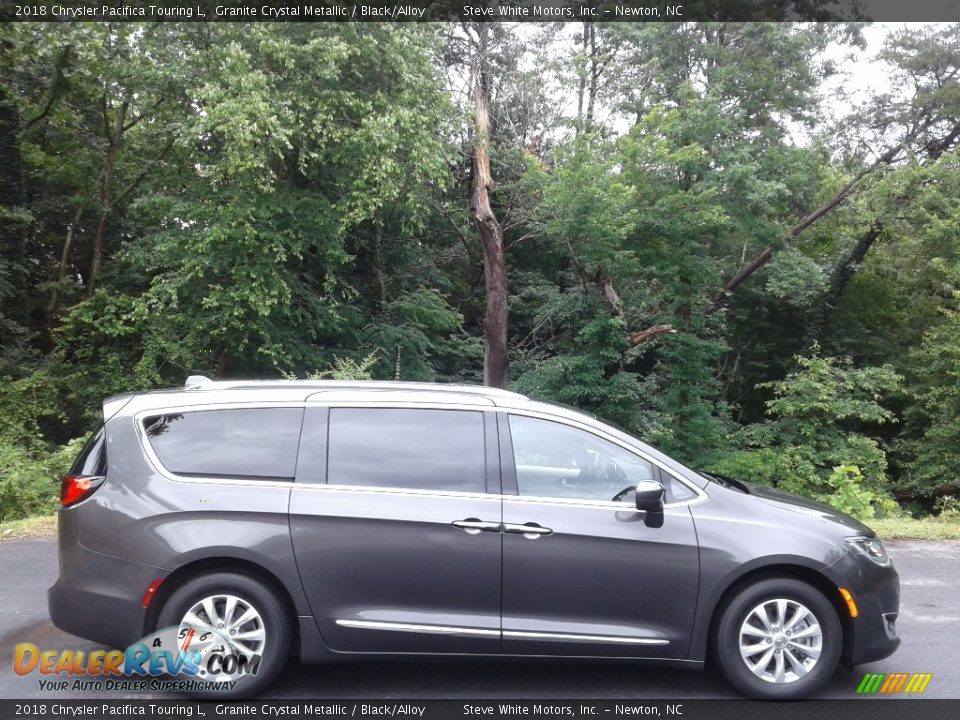 2018 Chrysler Pacifica Touring L Granite Crystal Metallic / Black/Alloy Photo #5