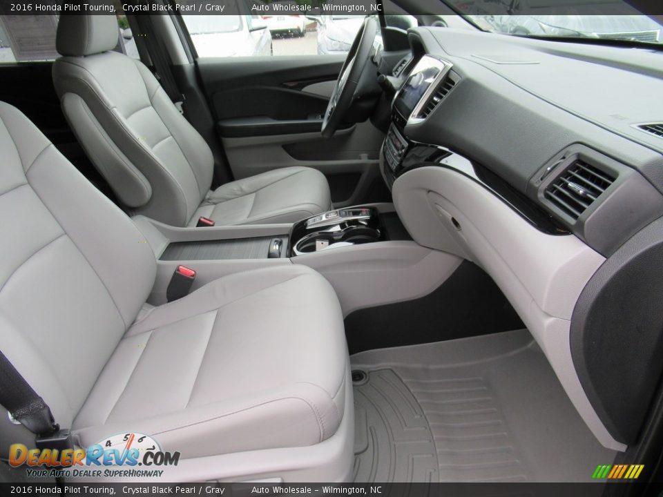 2016 Honda Pilot Touring Crystal Black Pearl / Gray Photo #8