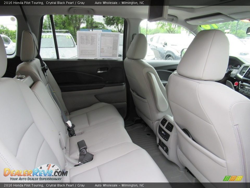 2016 Honda Pilot Touring Crystal Black Pearl / Gray Photo #9