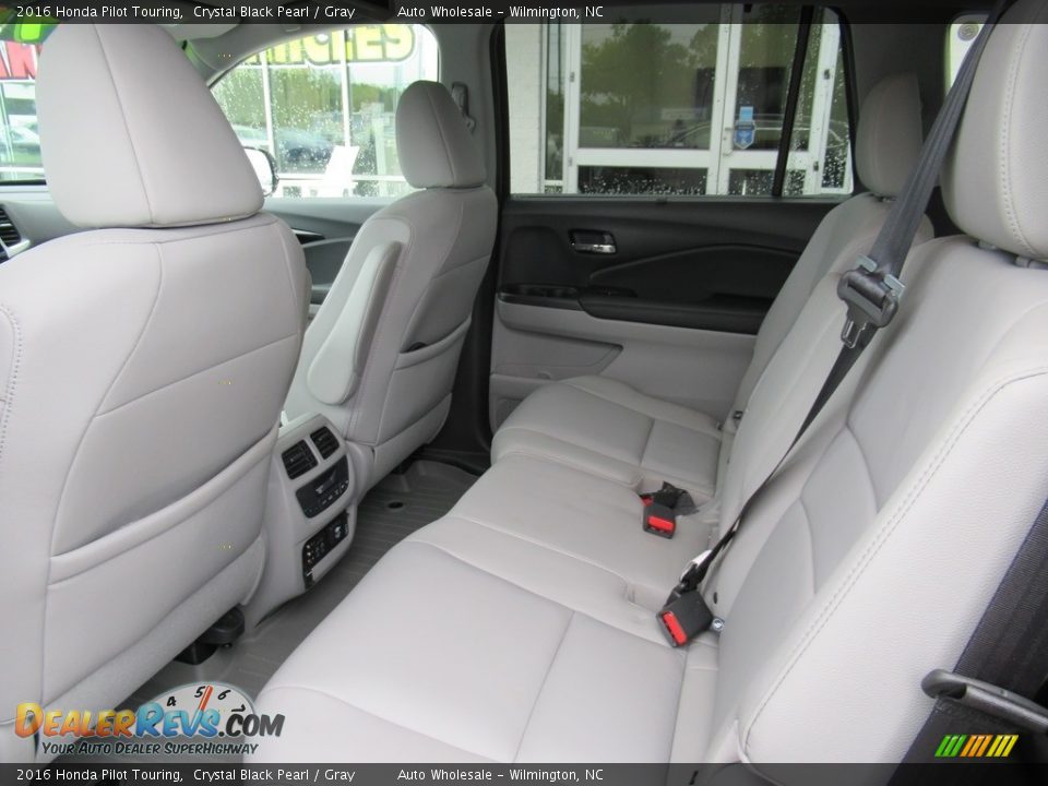2016 Honda Pilot Touring Crystal Black Pearl / Gray Photo #10