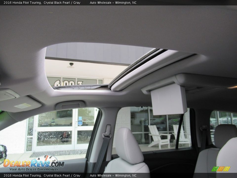 2016 Honda Pilot Touring Crystal Black Pearl / Gray Photo #13