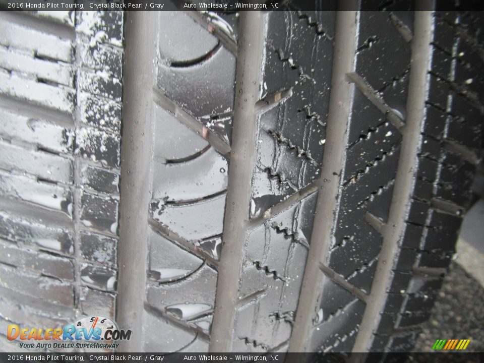 2016 Honda Pilot Touring Crystal Black Pearl / Gray Photo #14