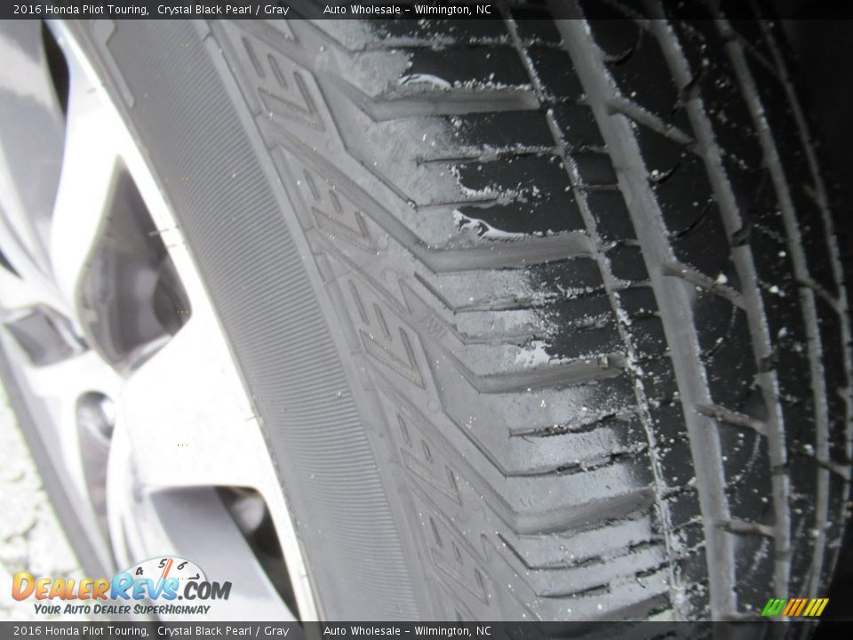 2016 Honda Pilot Touring Crystal Black Pearl / Gray Photo #15
