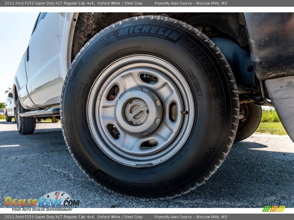 2011 Ford F250 Super Duty XLT Regular Cab 4x4 Oxford White / Steel Gray Photo #2