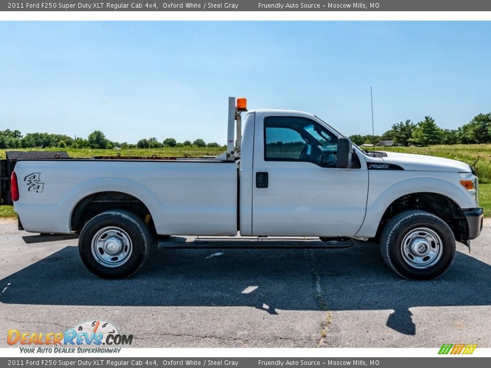 2011 Ford F250 Super Duty XLT Regular Cab 4x4 Oxford White / Steel Gray Photo #3