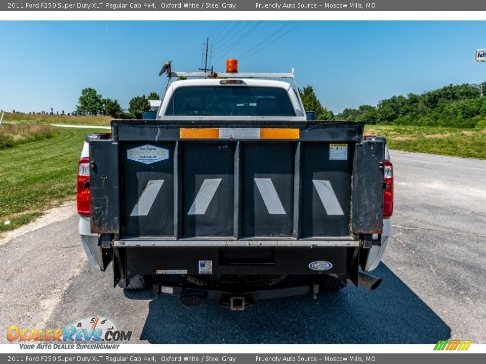 2011 Ford F250 Super Duty XLT Regular Cab 4x4 Oxford White / Steel Gray Photo #5