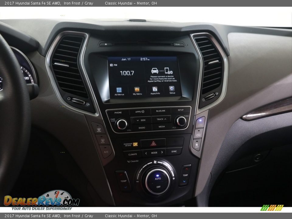 2017 Hyundai Santa Fe SE AWD Iron Frost / Gray Photo #8