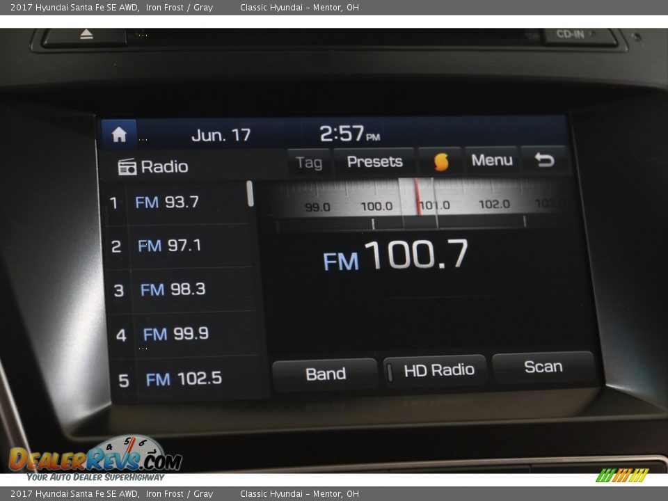 2017 Hyundai Santa Fe SE AWD Iron Frost / Gray Photo #9