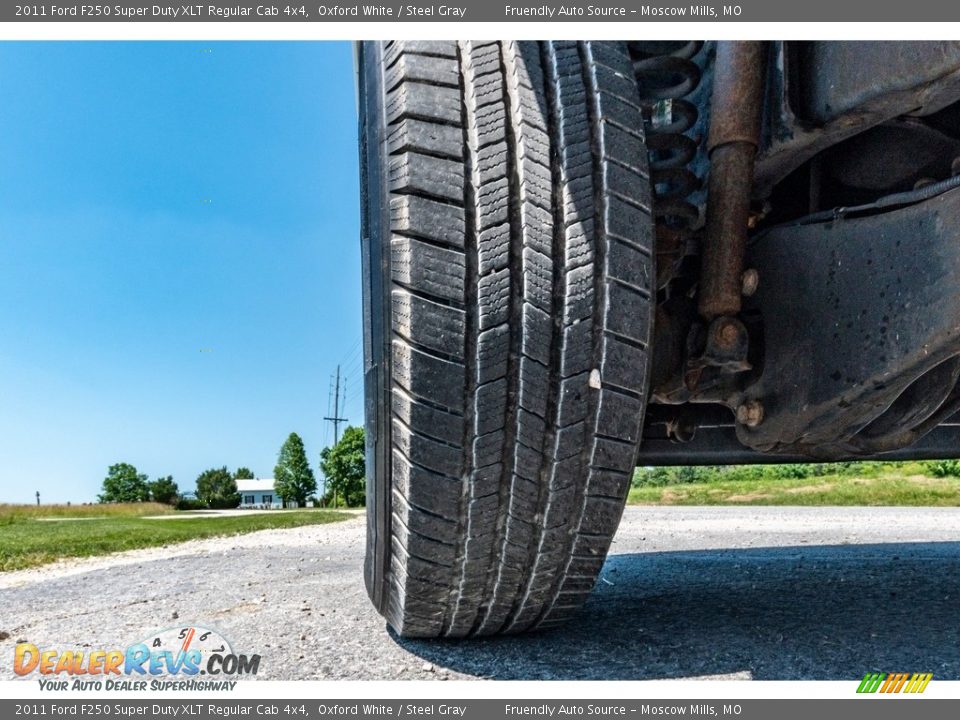 2011 Ford F250 Super Duty XLT Regular Cab 4x4 Oxford White / Steel Gray Photo #16