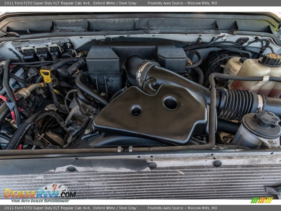 2011 Ford F250 Super Duty XLT Regular Cab 4x4 Oxford White / Steel Gray Photo #17