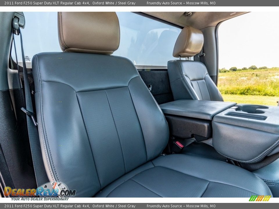 2011 Ford F250 Super Duty XLT Regular Cab 4x4 Oxford White / Steel Gray Photo #29