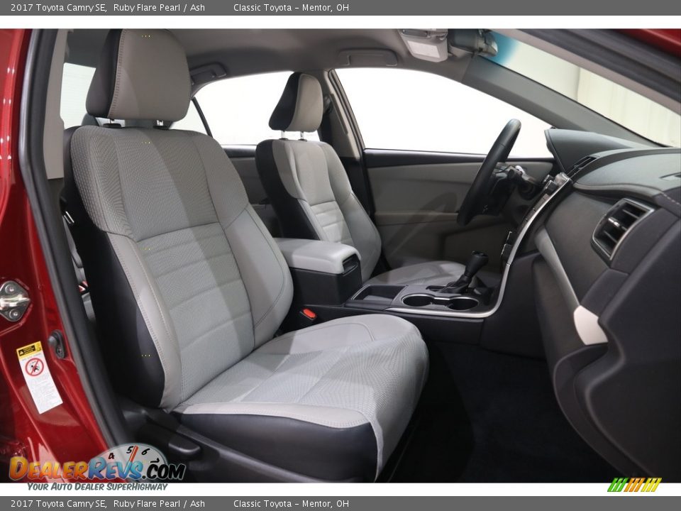 2017 Toyota Camry SE Ruby Flare Pearl / Ash Photo #16