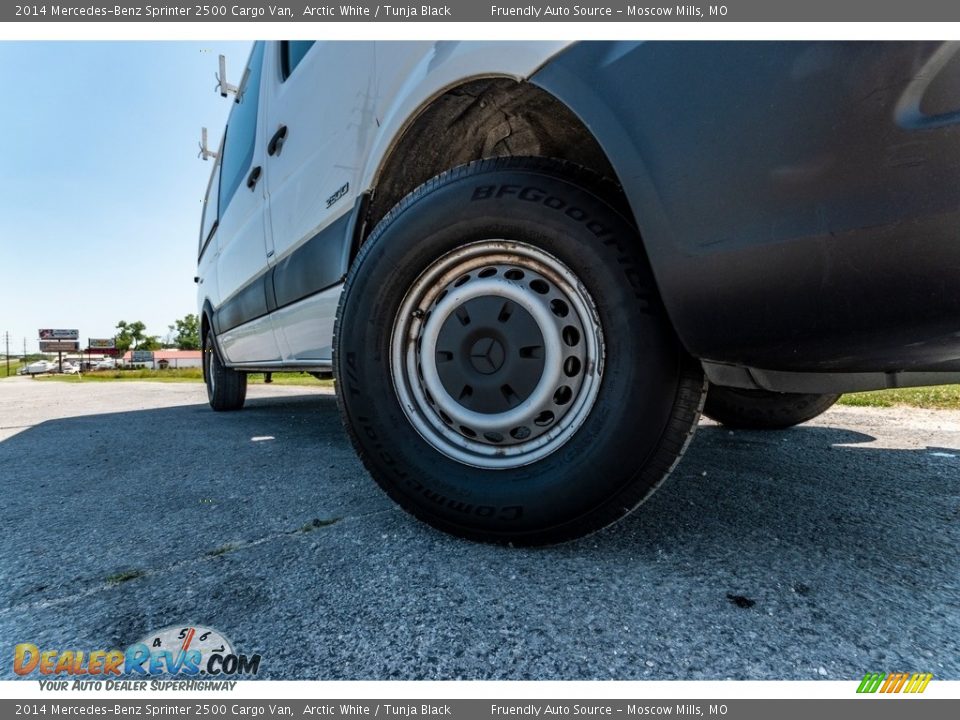 2014 Mercedes-Benz Sprinter 2500 Cargo Van Arctic White / Tunja Black Photo #2