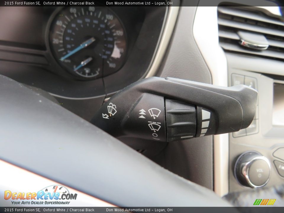 2015 Ford Fusion SE Oxford White / Charcoal Black Photo #18