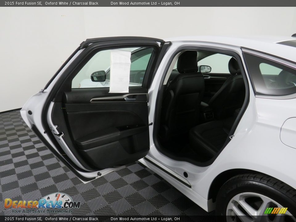 2015 Ford Fusion SE Oxford White / Charcoal Black Photo #27